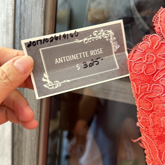 LA FEMME  Style 19160 Coral size 8 - Picture 3 of 5